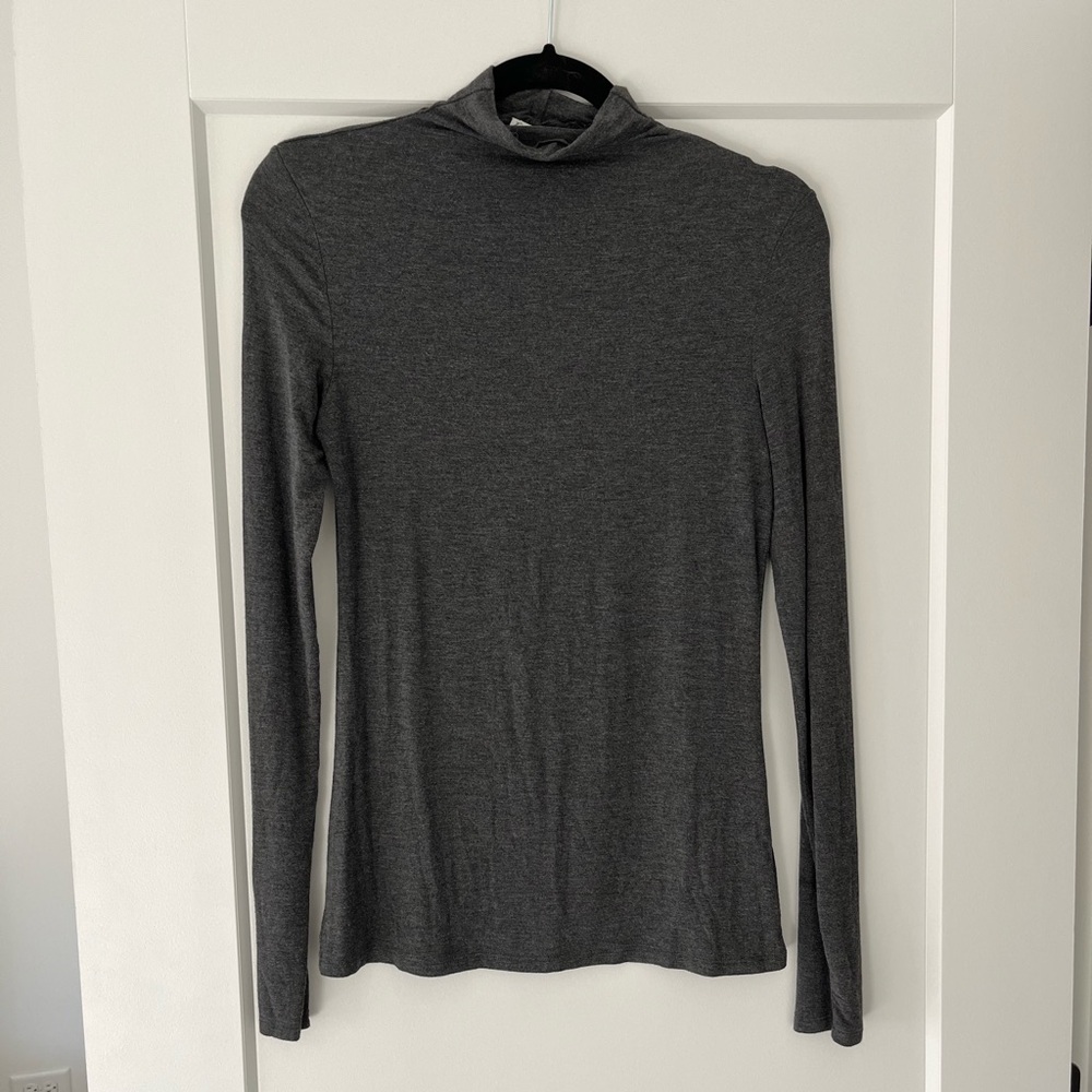 Babaton by Aritizia Mockneck long sleeve top